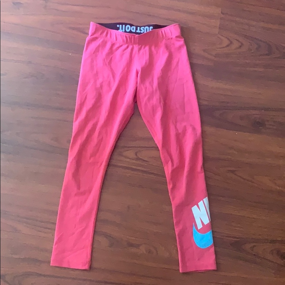 Nike Women’s Workout pants/cotton type pant.
